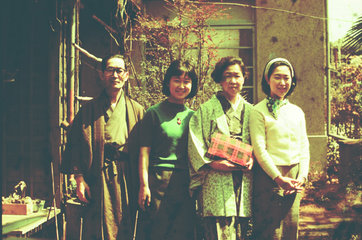 1965年　三鷹金猊居庭にて